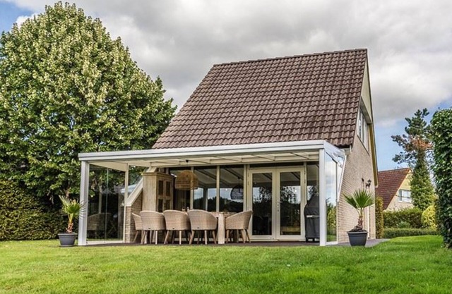 6 pers. Veenhuis Comfort Plus by Interhome