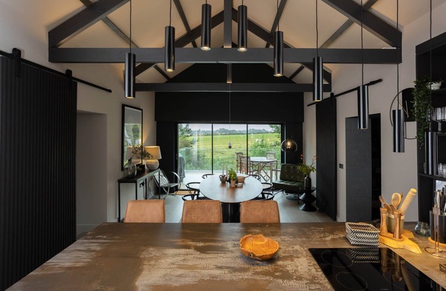 6* Unique & Beautiful Country Cottage