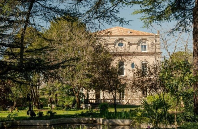 600 M² Family House With Swimming Pool & Park