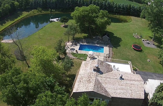 7 1/2 Acre Estate, Fishing Pond, Events! Discounts! Weddings, Heated pool