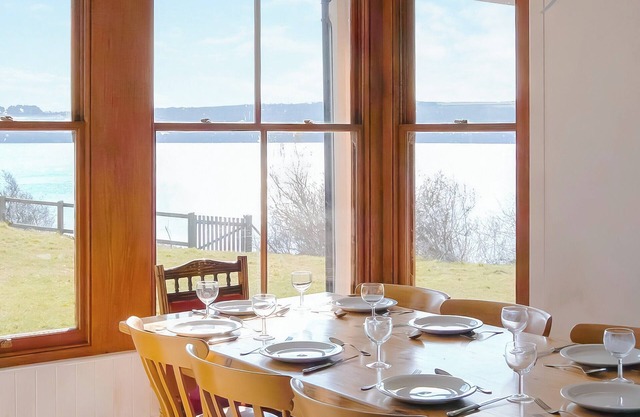 7 bedroom accommodation in St Ishmaels Musslewick, near Broad Haven