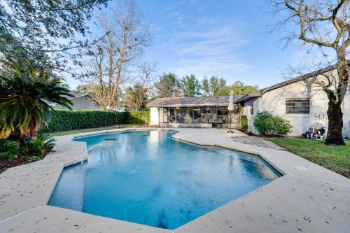 7 Mi to Disney World Orlando Home with Private Pool