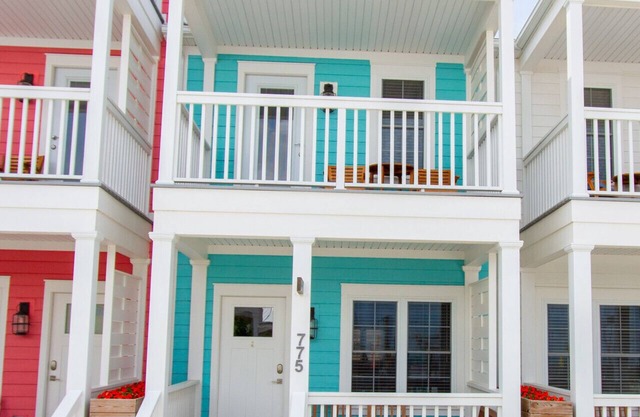 775 TH · Paradise Palms - 2 Bed/2.5 Bath Townhome w/Amazing Views!