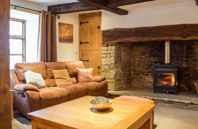 8 bedroom accommodation in Clun, near Bishops Castle