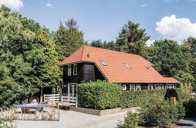 8 bedroom lovely home in Bruchterveld
