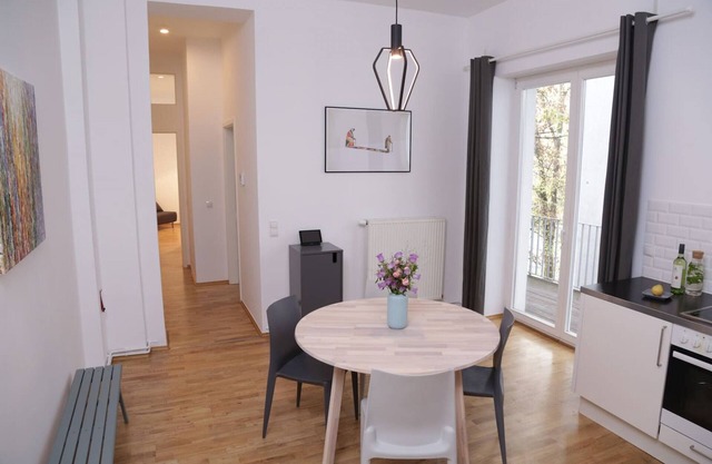 80QM CONTEMPORARY DESIGN APARTMENT by BENSIMON (4)