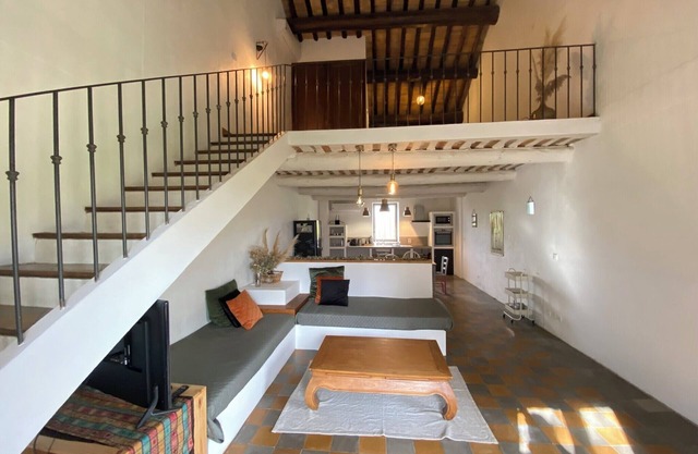 84B6 - Loft in charming 18th century farmhouse