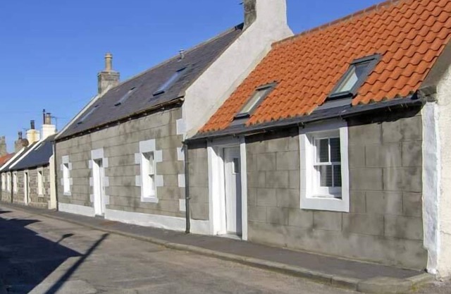 85 SEATOWN, family friendly, character holiday cottage in Cullen