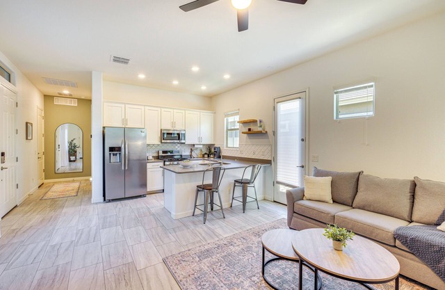 9 Mi to Chandler Fashion Center: Apt Near Golf!