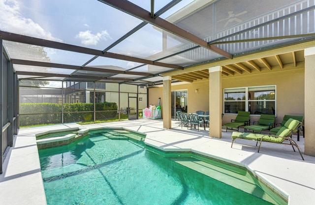 9 Mi to Disney World: Family Home w/Lanai!