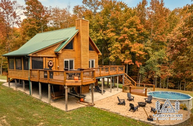 9 Oaks Log Cabin of Brown County