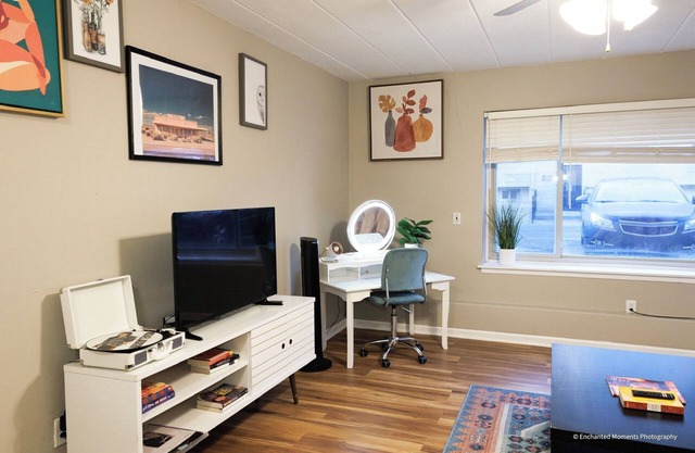A 1-bedroom long term stay W/Discounted Rental Car in vibrant Minneapolis