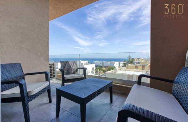 A beautiful 4BR heaven close to the beach w/WIFI