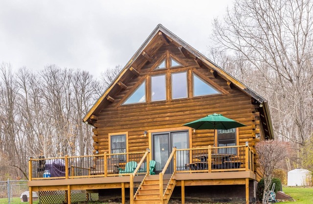 A Beautiful, Fully Furnished Log Cabin Overlooking Keuka Lake