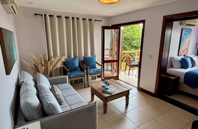 a.casa46ilhabela - Curral Beach: Seaside Retreat, Yacamim Condominium