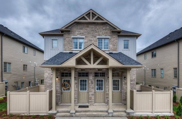 A Modern and Executive Unit~1 Parking Spot&Great Location - Close To Everything