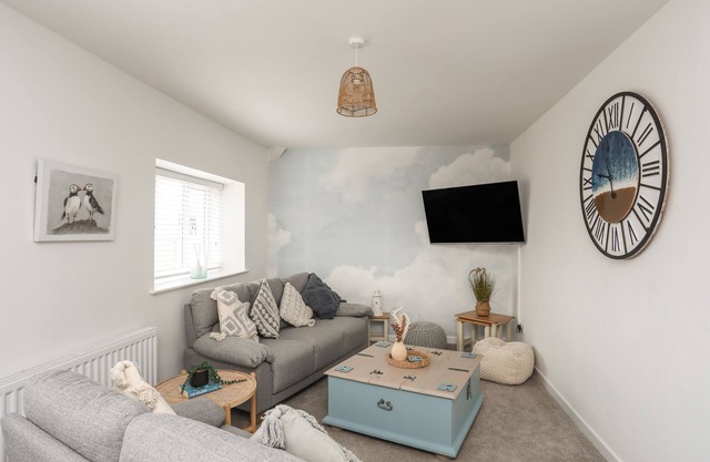 A MOR, pet friendly in Newborough