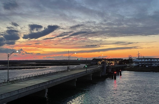 A pristine condo on the bay that comes with beautiful sunsets.