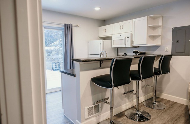 A quad-plex that offers high-end comfort, combined with easy studio living.