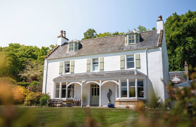 A spacious family retreat in the Highlands. Pet Friendly