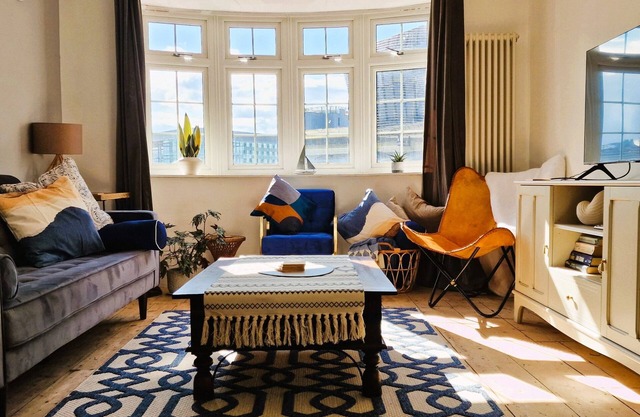 A stunning 3 bedroom house, 5-star stay on the city walls by West Quay.
