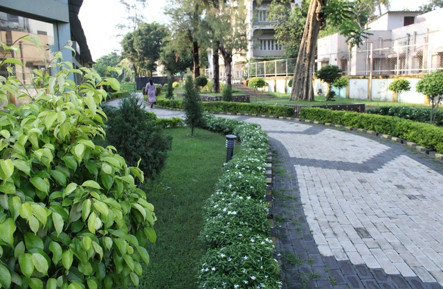 A well planned area free from noises , pollution.