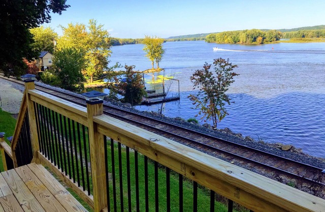A Winter Get Away with Amazing Views of the Mississippi!