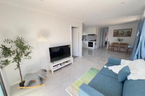 A2 Airport 2BR Haven - Garden & Parking