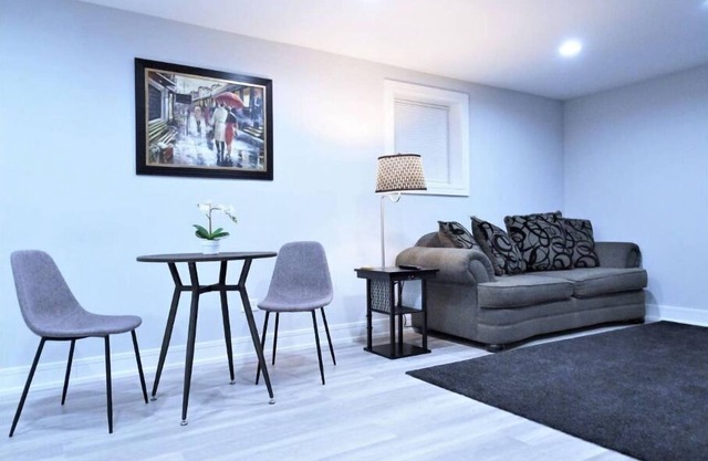 A5 Luxurious Garden Unit Near Chicago
