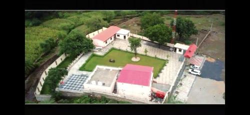 Aaravs rooms and restaurant