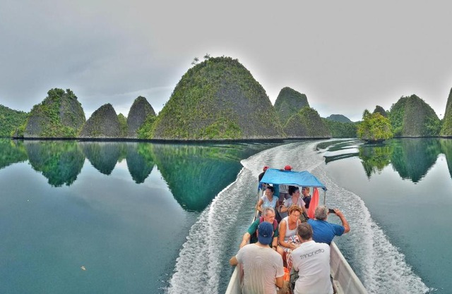 Abner raja ampat traveling