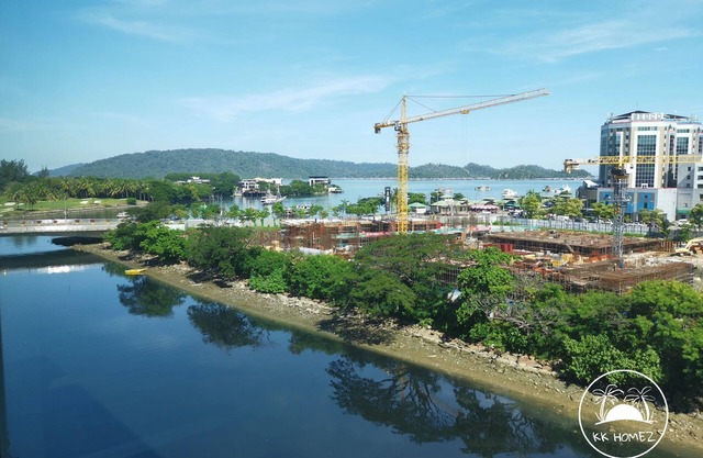 Above Imago Shopping Mall 10 Pax 3 Rooms 2 Bathrooms (River & Slightly Sea View)