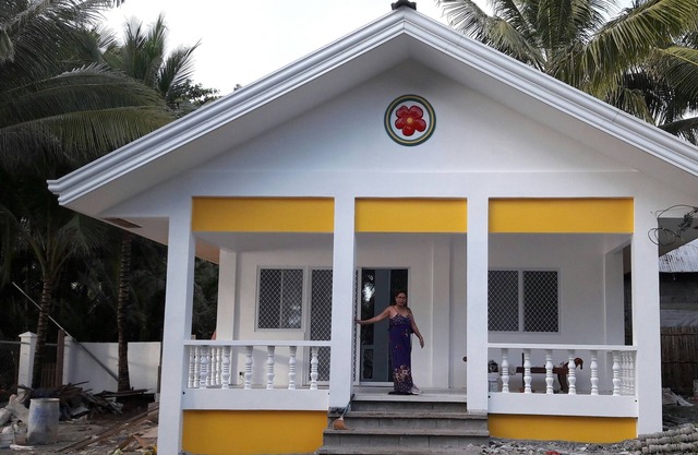 Absolute Beachfront self-contained 2-BR Cottage with breathtaking views.
