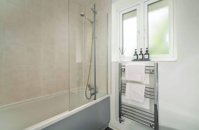 Acorn Hideaway Parking Near Liverpool City Centre