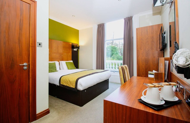 Acorn Hotel