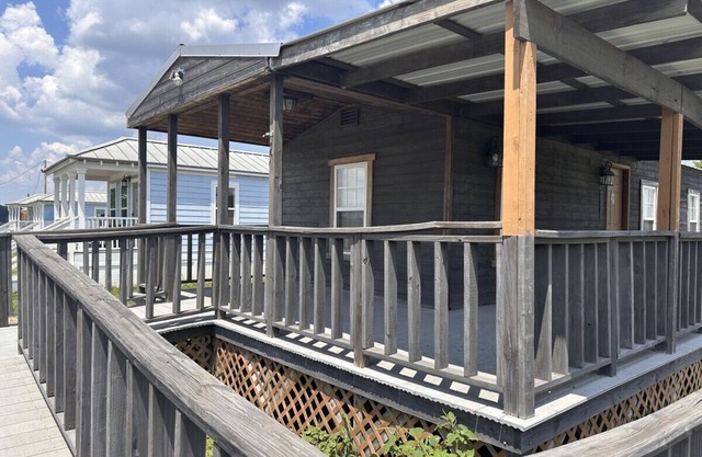 ADA-Accessible Cabin: Breathtaking Lake Views