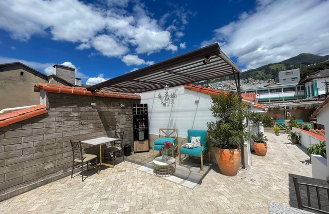 Adamas House Hotel