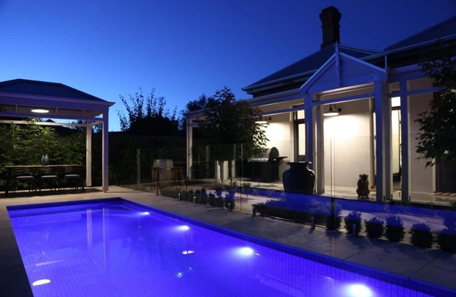 Adelaide 5 Star Luxury Pool Villa Apartment at Hollidge House