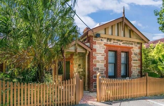 Adelaide Sass + Beau Cottage