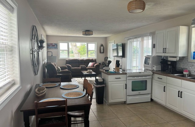Adorable 2 bedroom cabin on the Missouri River