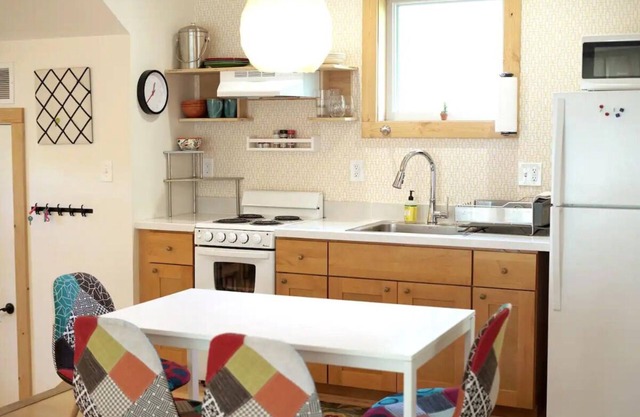 Adorable newly built 1-bedroom guesthouse with Sauna