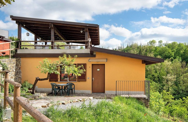 Agriturismo "Monteoliveto Cottage Family" with Shared Pool, Private Garden and Wi-Fi