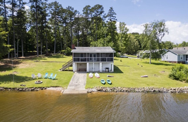 AHmazing views, Private Dock, Kayaks, SUP, Arcade, and Boat Launch