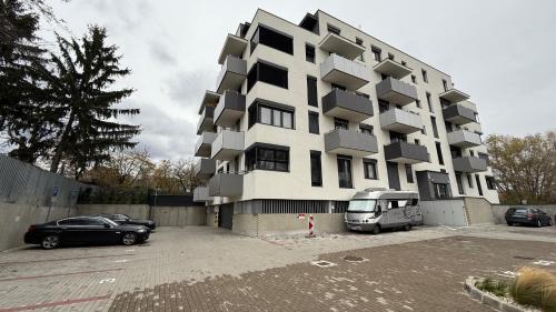 Air conditioned 1 room Apartment, with garden, new building