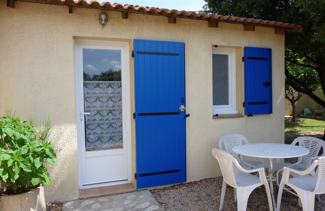 Air-conditioned and comfortable 2-person studio