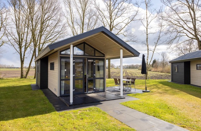 Air-Conditioned House in the Green Twente
