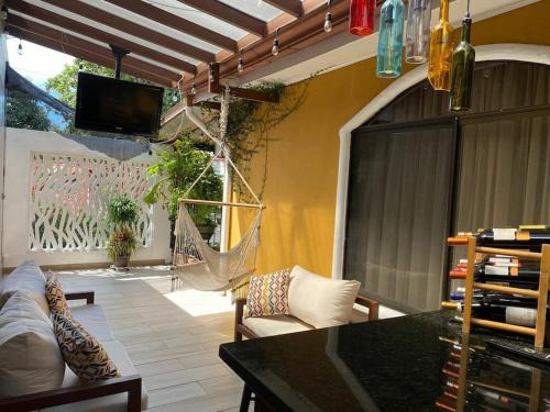 Airport SJO Residence Cars4Rent "Edward & Familia Inn"