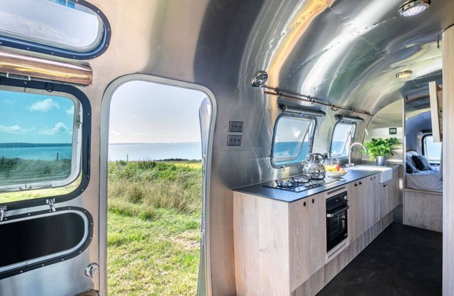 Airstream Overlander
