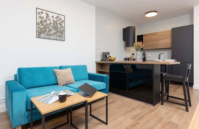 Al. Solidarności 60B| Studio for 4 Guests| Parking