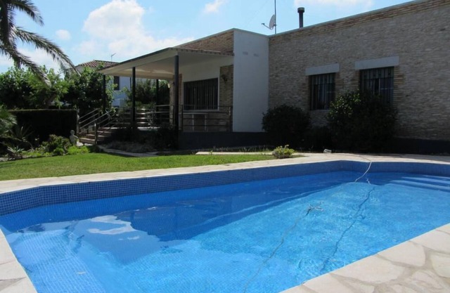 Alcanar Playa: chalet - 7 rooms - 8 persons
